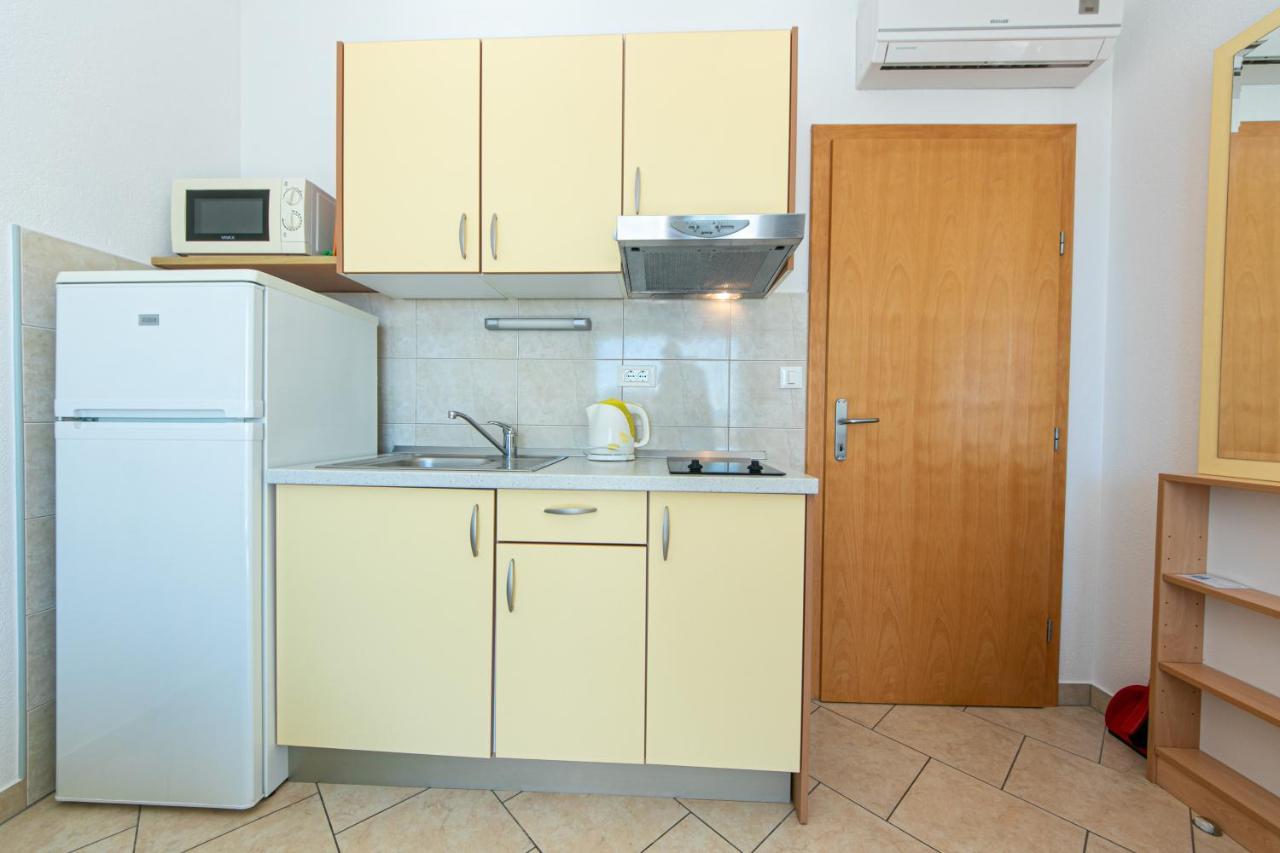 Apartments By The Sea Igrane, Makarska - 20014 Exterior photo