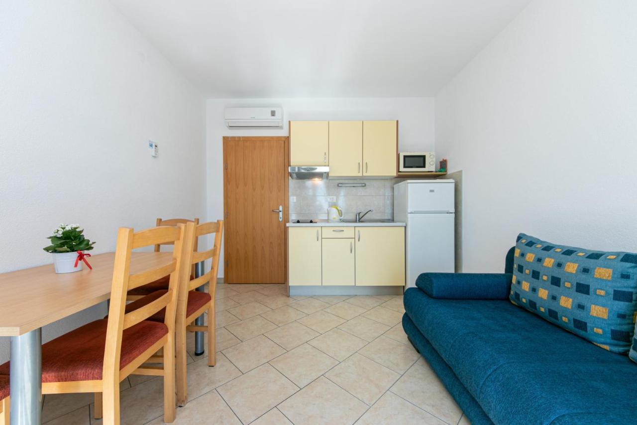 Apartments By The Sea Igrane, Makarska - 20014 Exterior photo