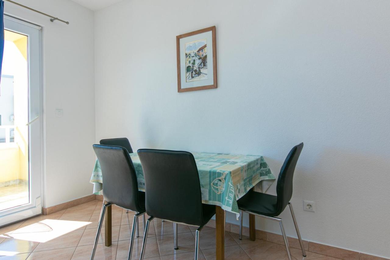 Apartments By The Sea Igrane, Makarska - 20014 Exterior photo