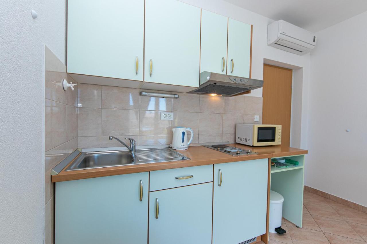 Apartments By The Sea Igrane, Makarska - 20014 Exterior photo